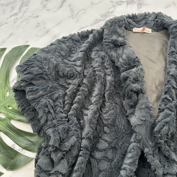 Pretty Angel Faux Fur Shrug Cardigan Sweater One Size New Gray Floral Open Front - Picture 4 of 13